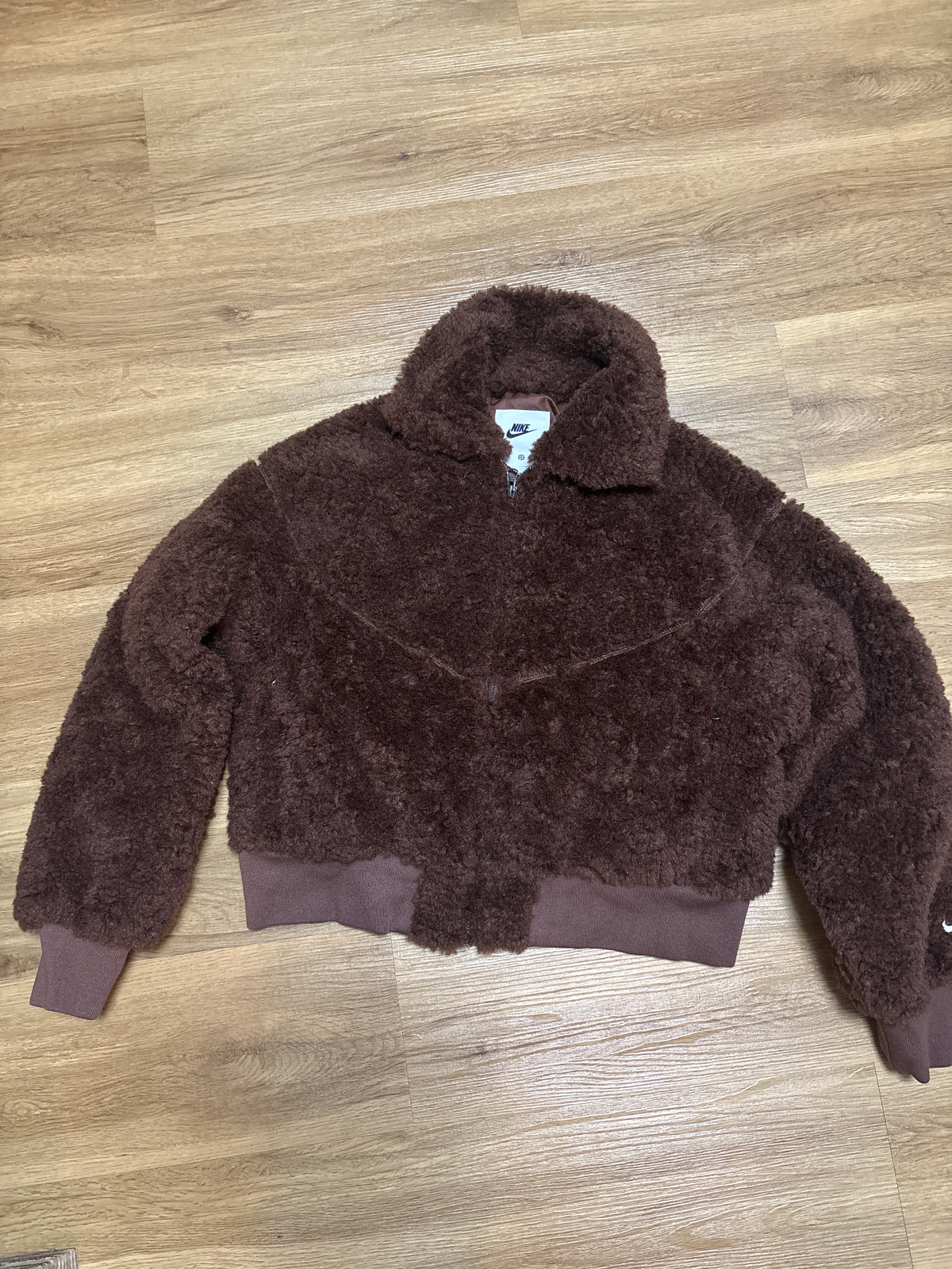 Nike Damen Jacke, braun Plüsch, Größe S