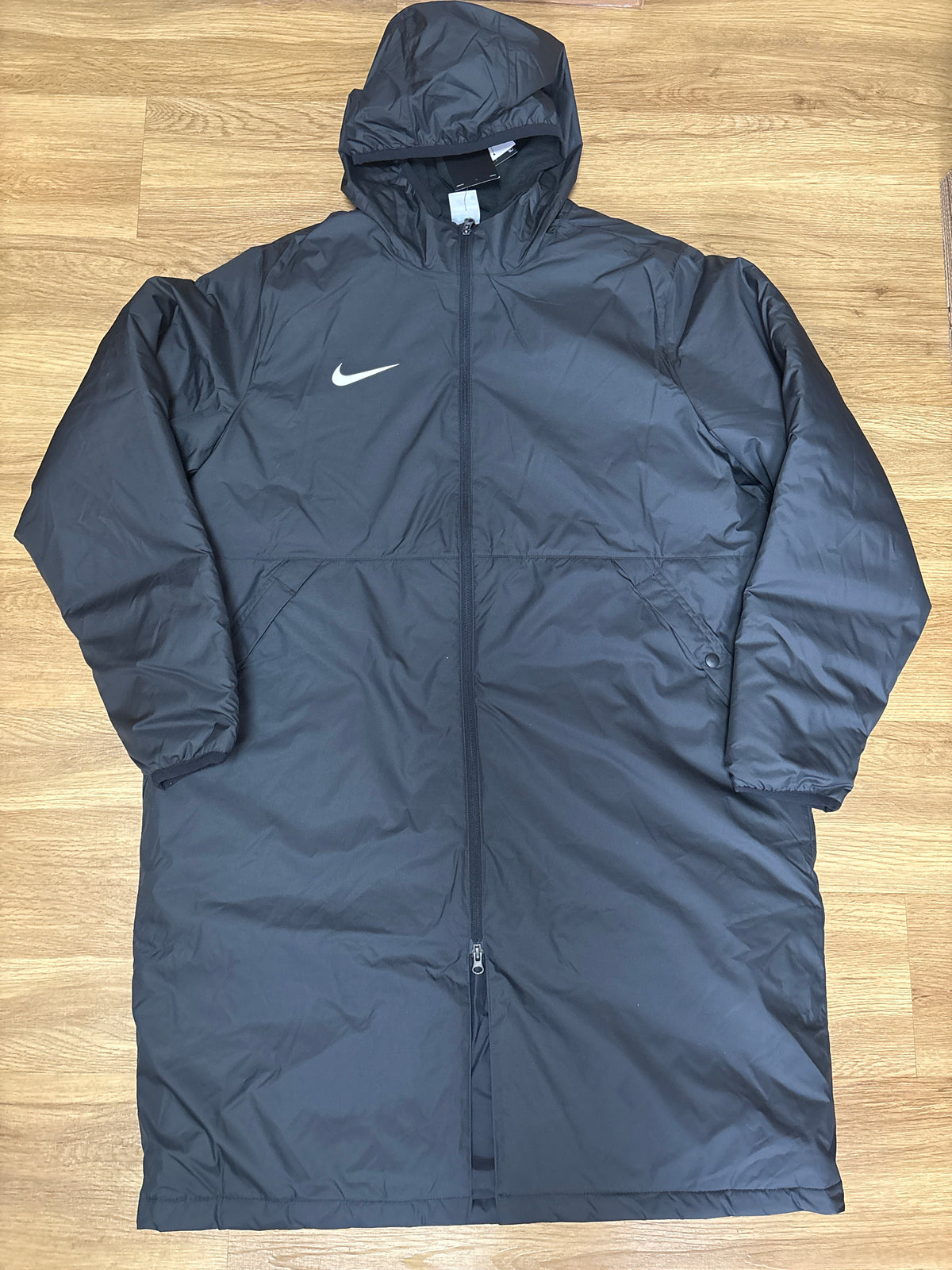 Nike Herren Wintermantel in schwarz, Größe wählbar