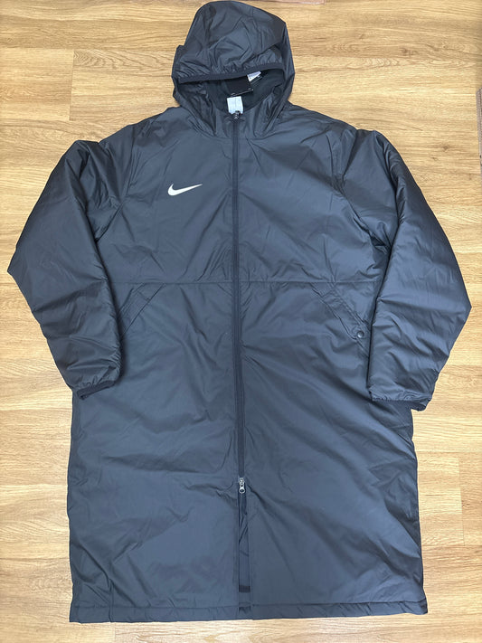 Nike Herren Wintermantel in schwarz, Größe wählbar