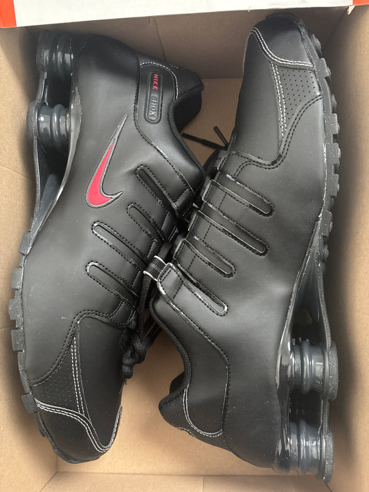 Nike Shox NZ in schwarz/rot, Größe 38,5