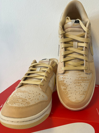 Nike Dunk low in creme/orange mit Mustern, Größe 44,5