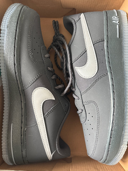 Nike Air Force 1 schwarz/silber, Größe 38