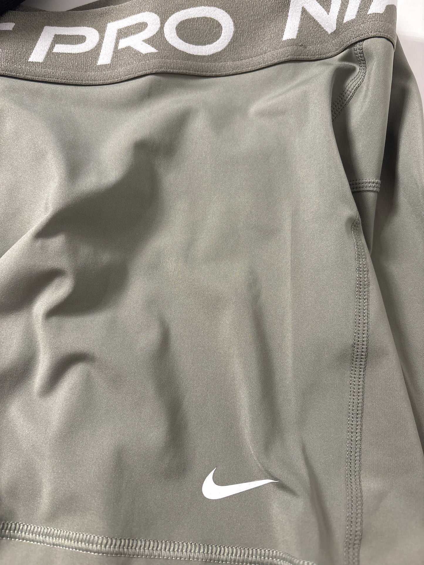 Nike Frauen kurze Hose  in Khaki, Größe XXL Nike pro
