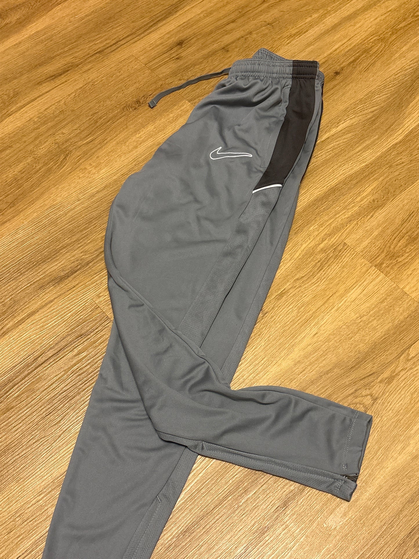 Nike Trainingshose in grau, Größe S