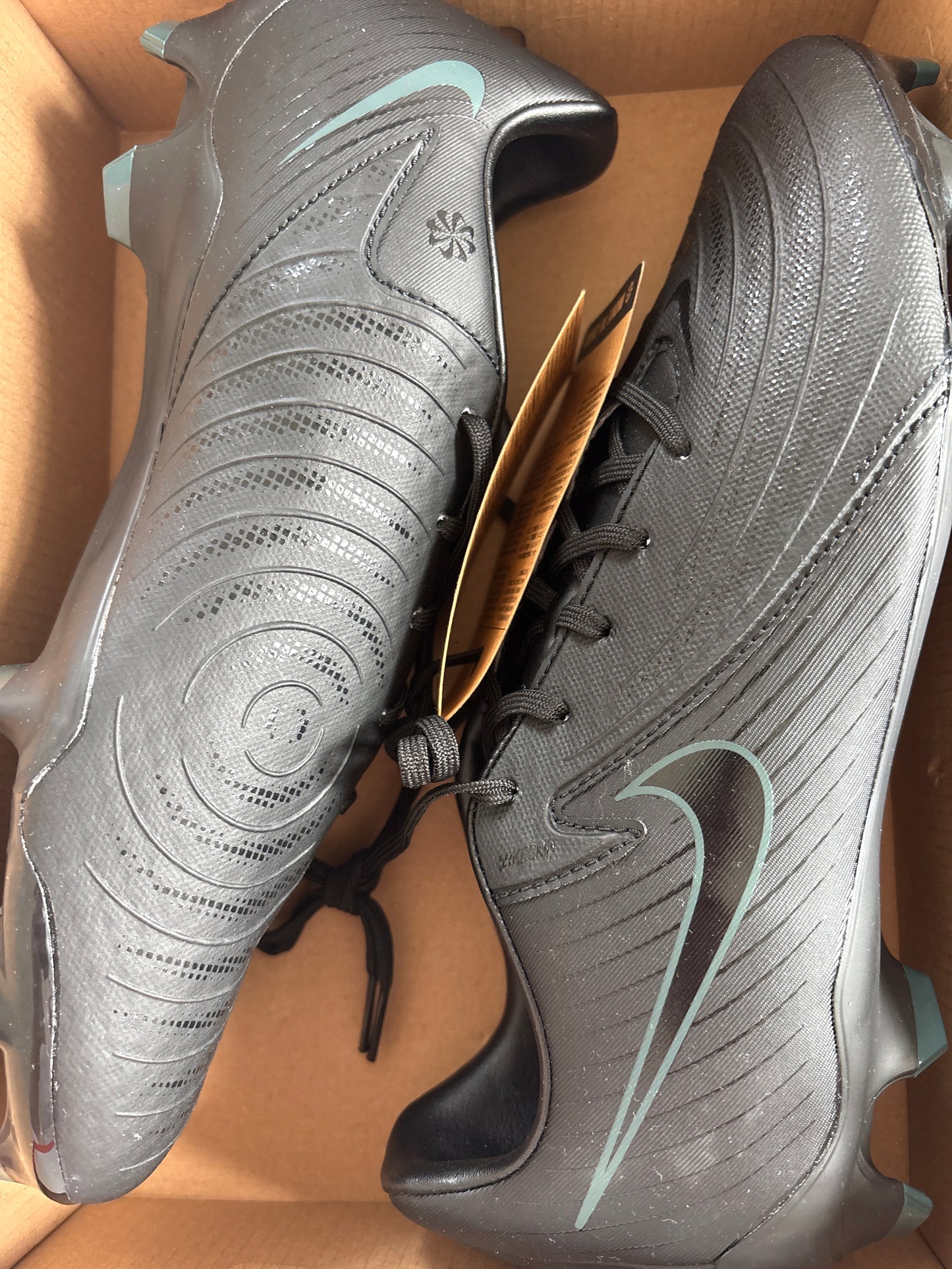 Nike Phantom GX 2 Academy FG/MG in schwarz, Größe 42 ( Fussballschuh )