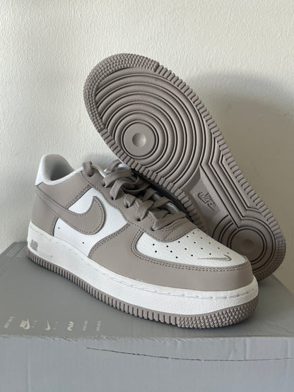 Nike Air Force 1 weiß/braun, Größe 38,5