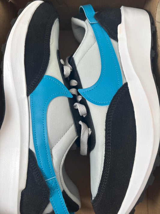 Nike Waffle Debut in schwarz/weiss/blau, Gr. 42