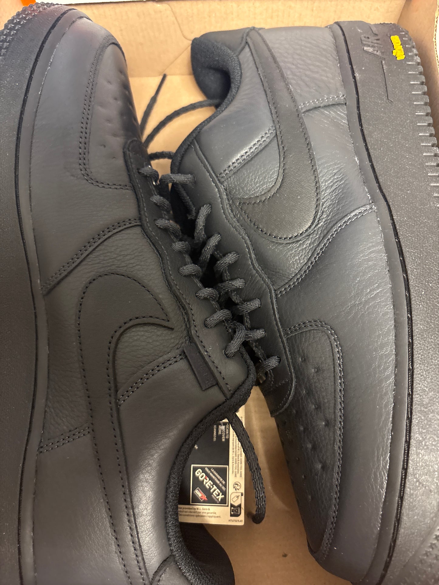 Nike Air Force 1 Größe 44,5 in schwarz, Vibram GTX