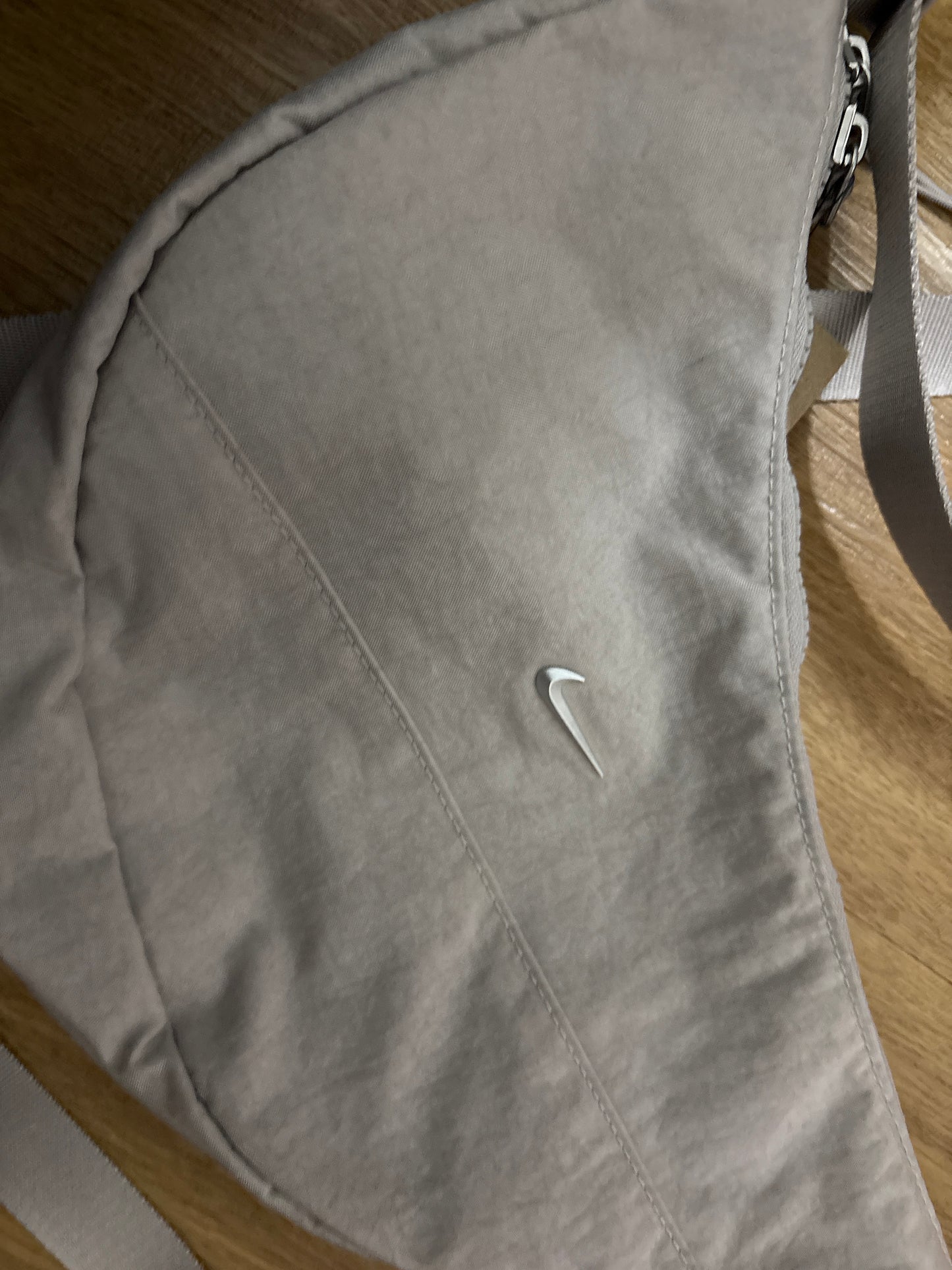 Nike Umhängetasche grau