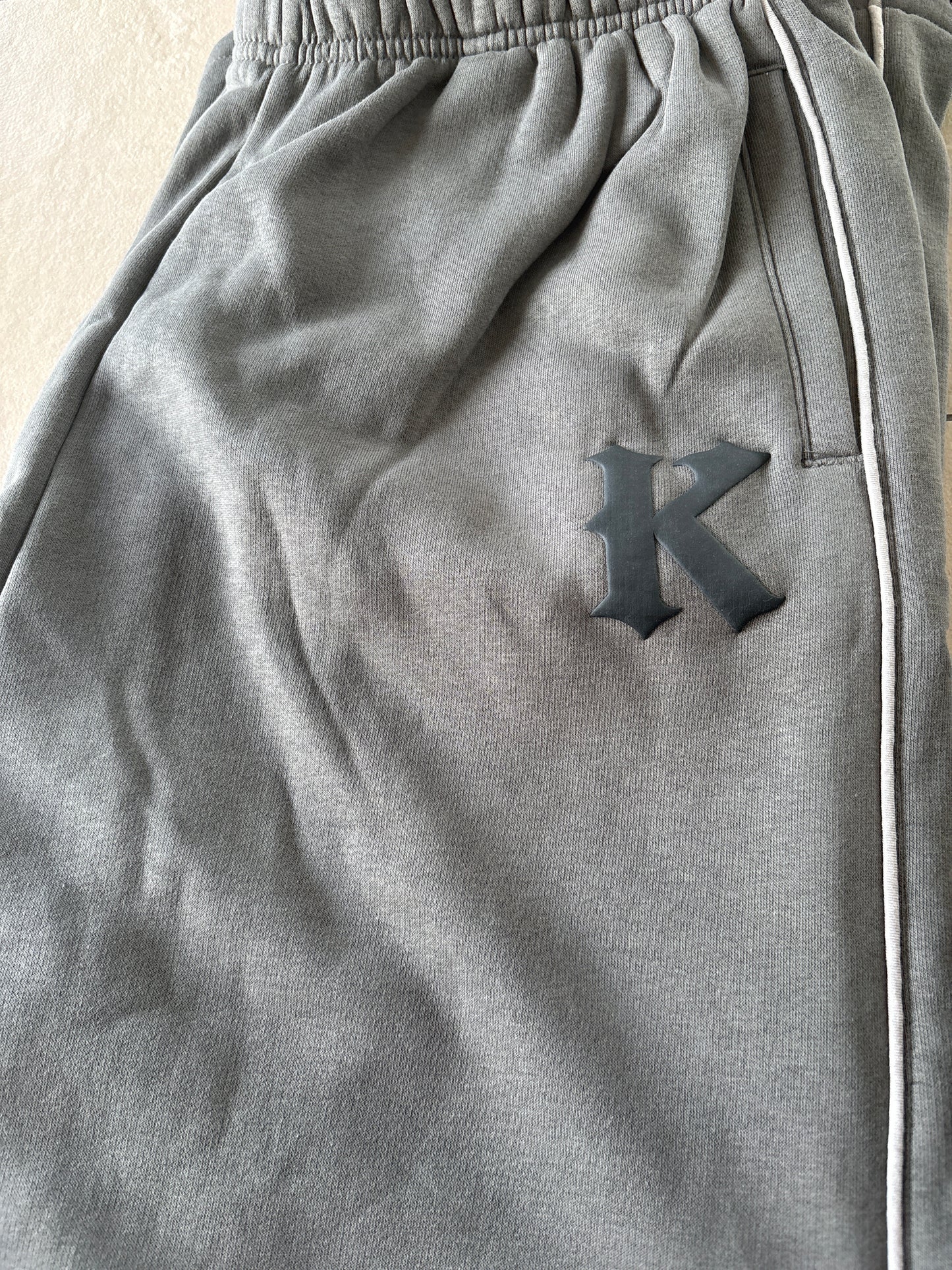 Karl Kani Jogginghose , Größe L in dunkelgrün
