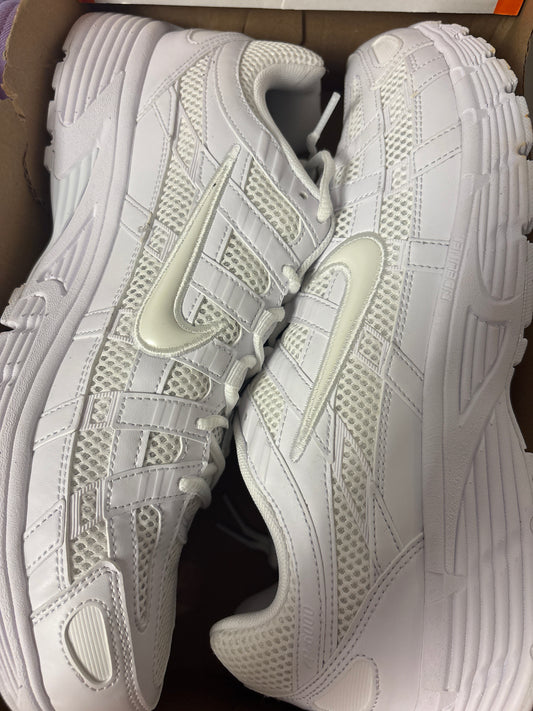 Nike P 6000 in weiss, Größe 46