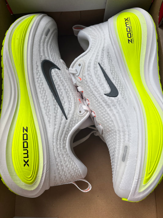 Nike Vomero Plus in Größe 40