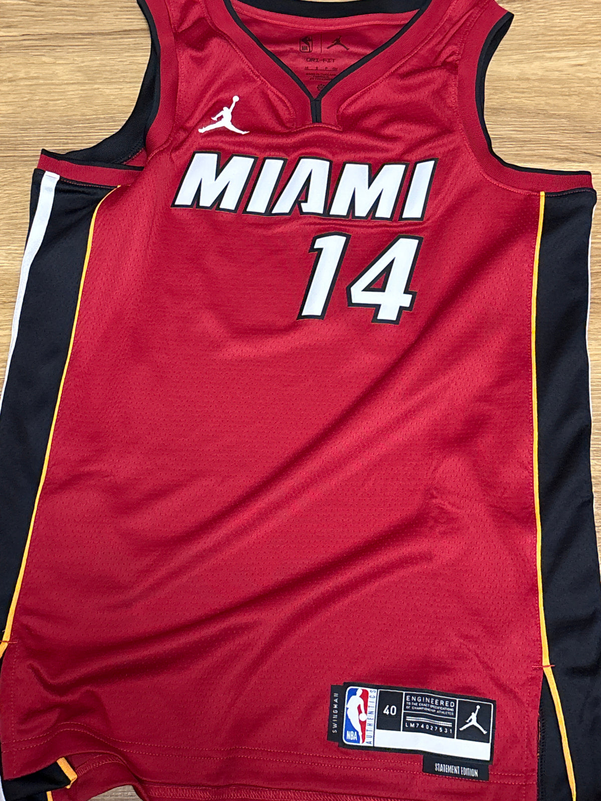 Nike NBA Miami Heat Trikot in rot/schwarz/weiß, Größe S