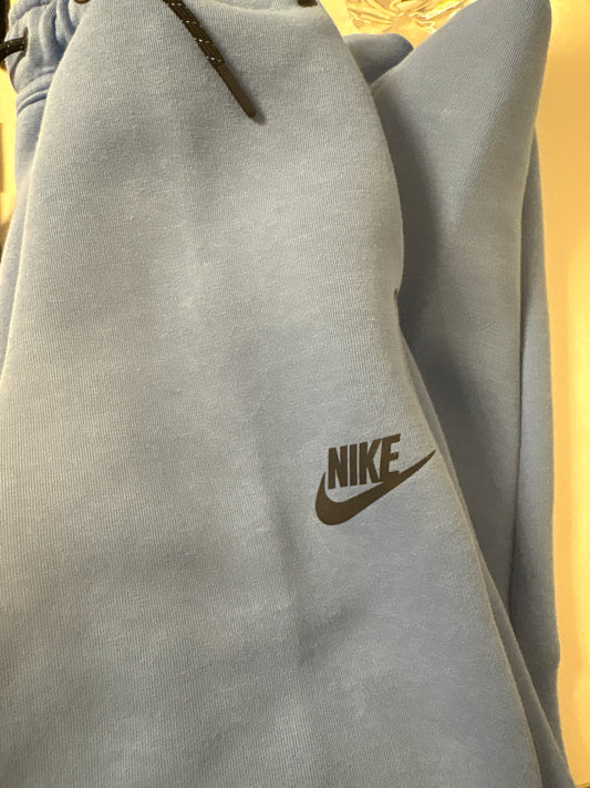 Nike Techhose in grün, Größe wählbar