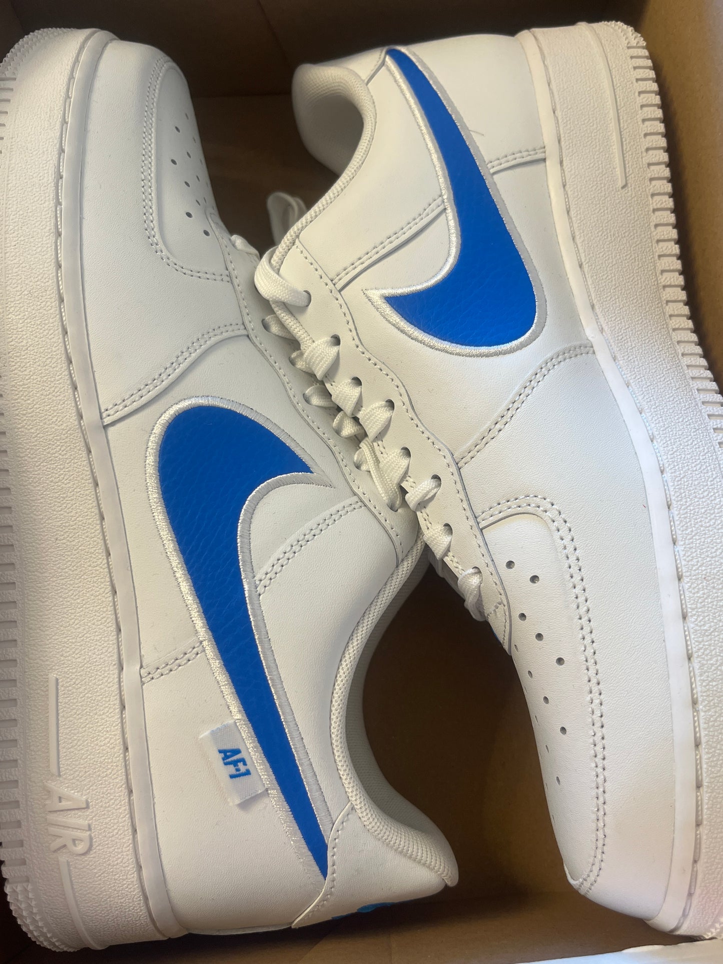 Nike Air Force 1 '07 in weiß/blau, Größe wählbar