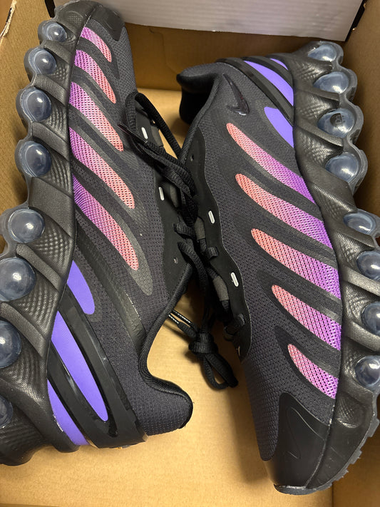 Nike AirMax DN8 in lila/rosa/schwarz, Größe 44,5