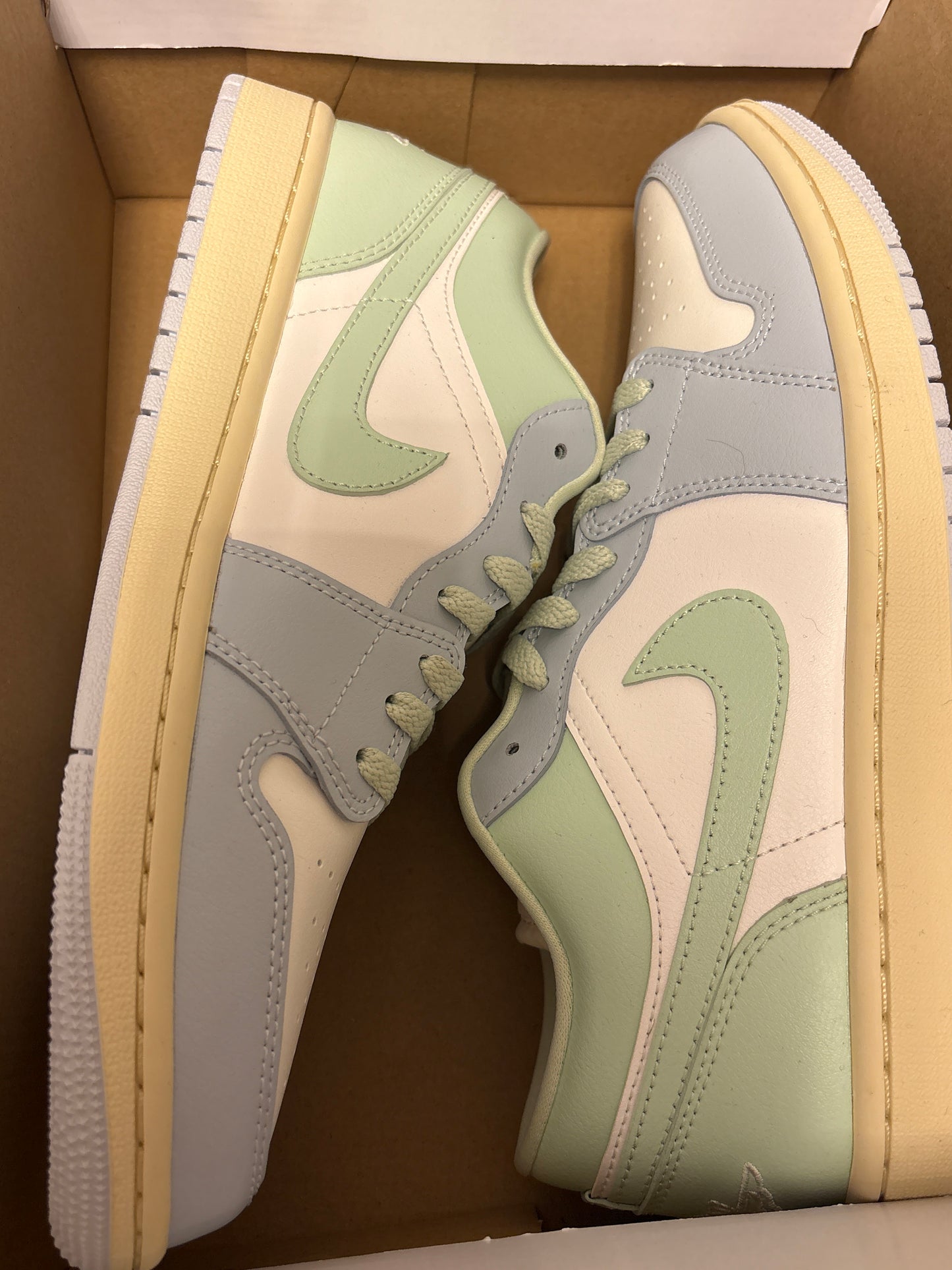 Nike Jordan 1 Low in weiß/mint/hellblau, Größe wählbar