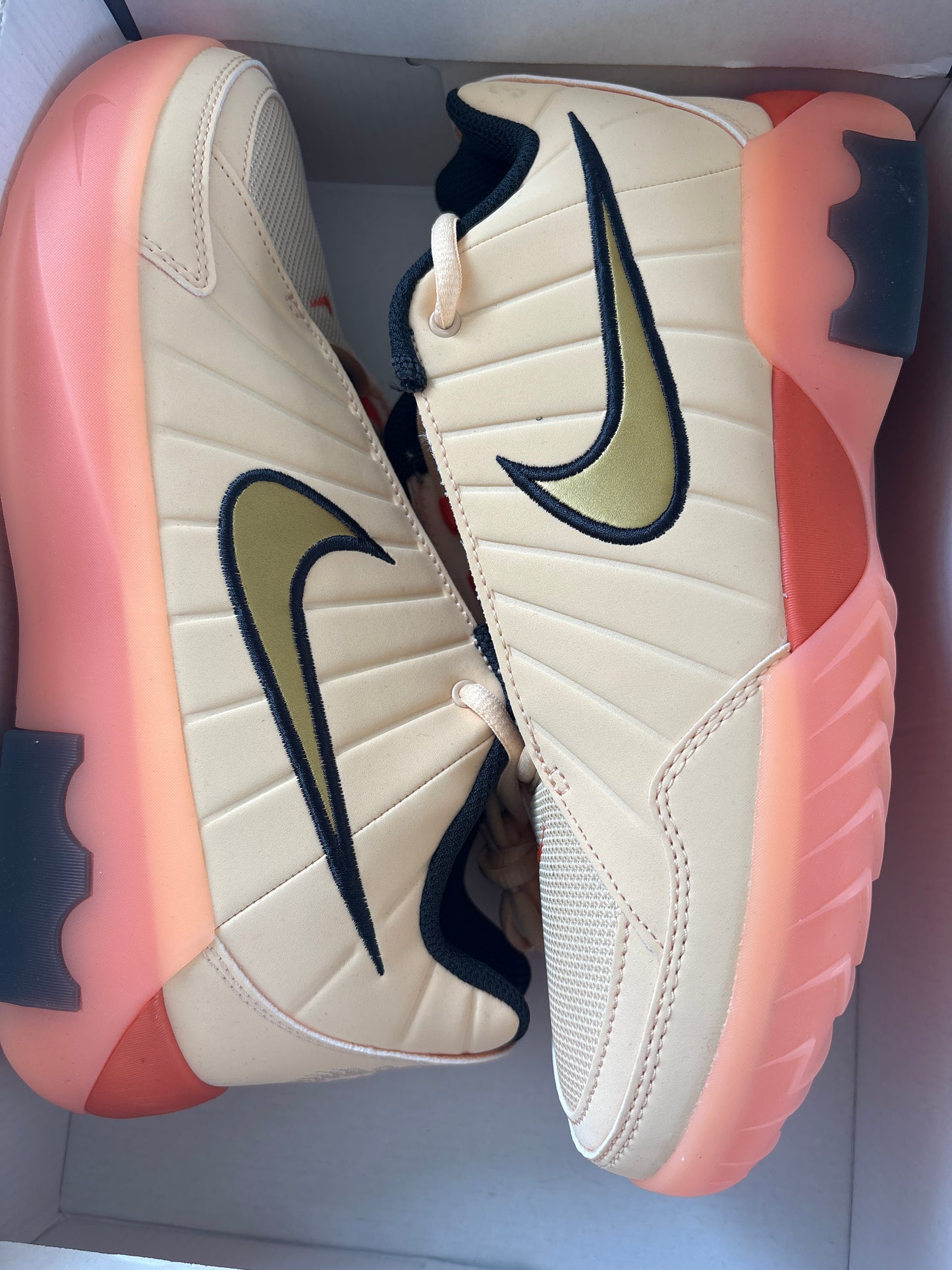 Nike Lebron Witness IX, in Größe 40