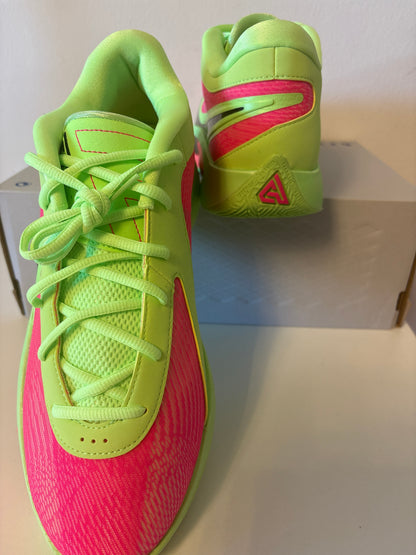 Nike Giannis Freak 6, in grünton/schwarz/pink,  Größe wählbar