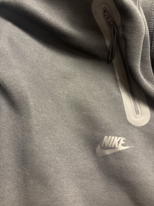 Nike Techhose in schwarz , Größe wählbar