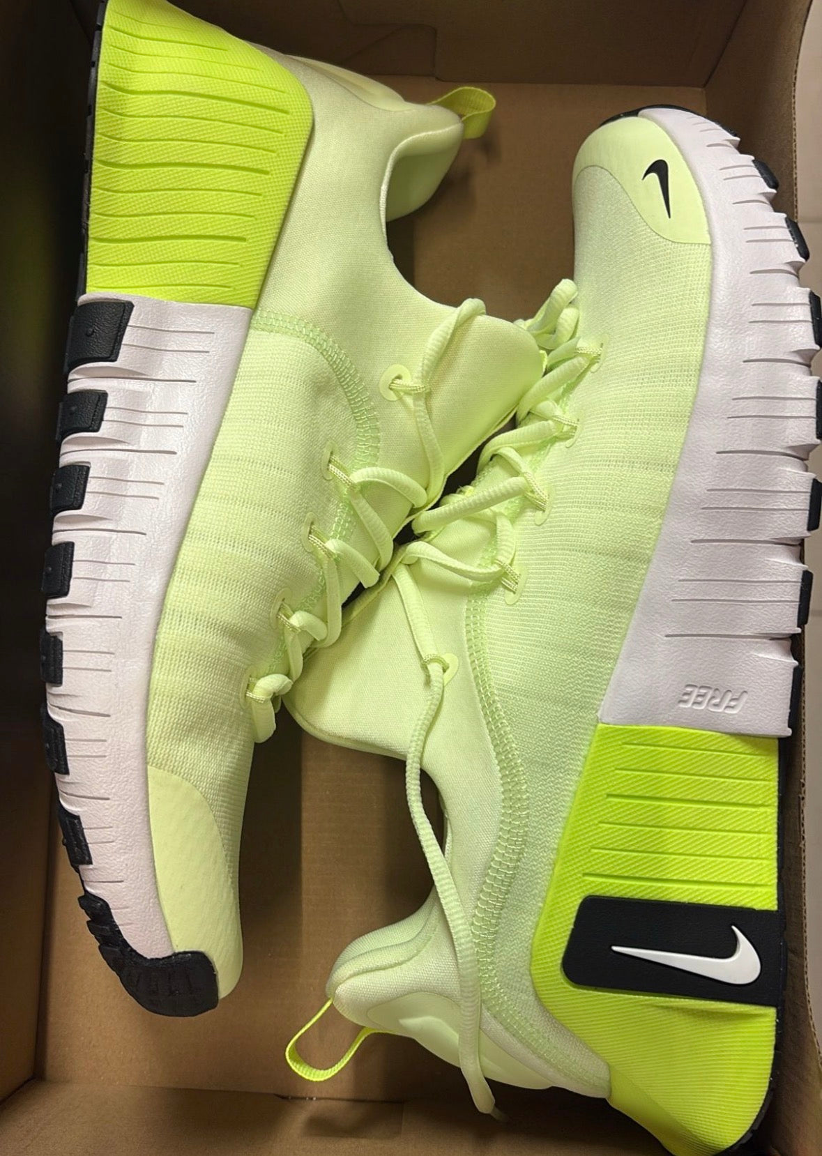 Nike Free Metcon 6, Größe 43 in weiss/grünton