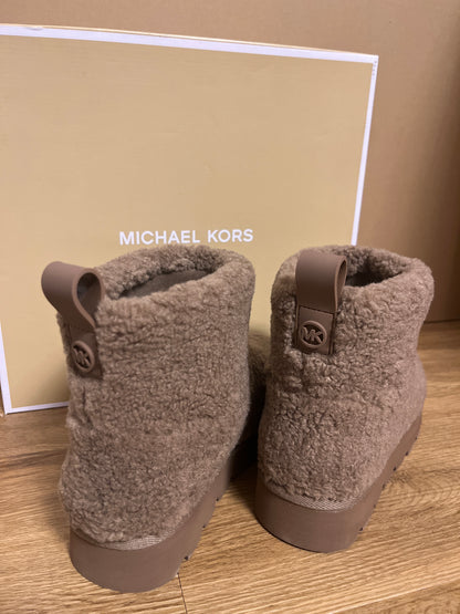 Michael Kors Boots mit Fell in braun, Größe US 6 / EU 36