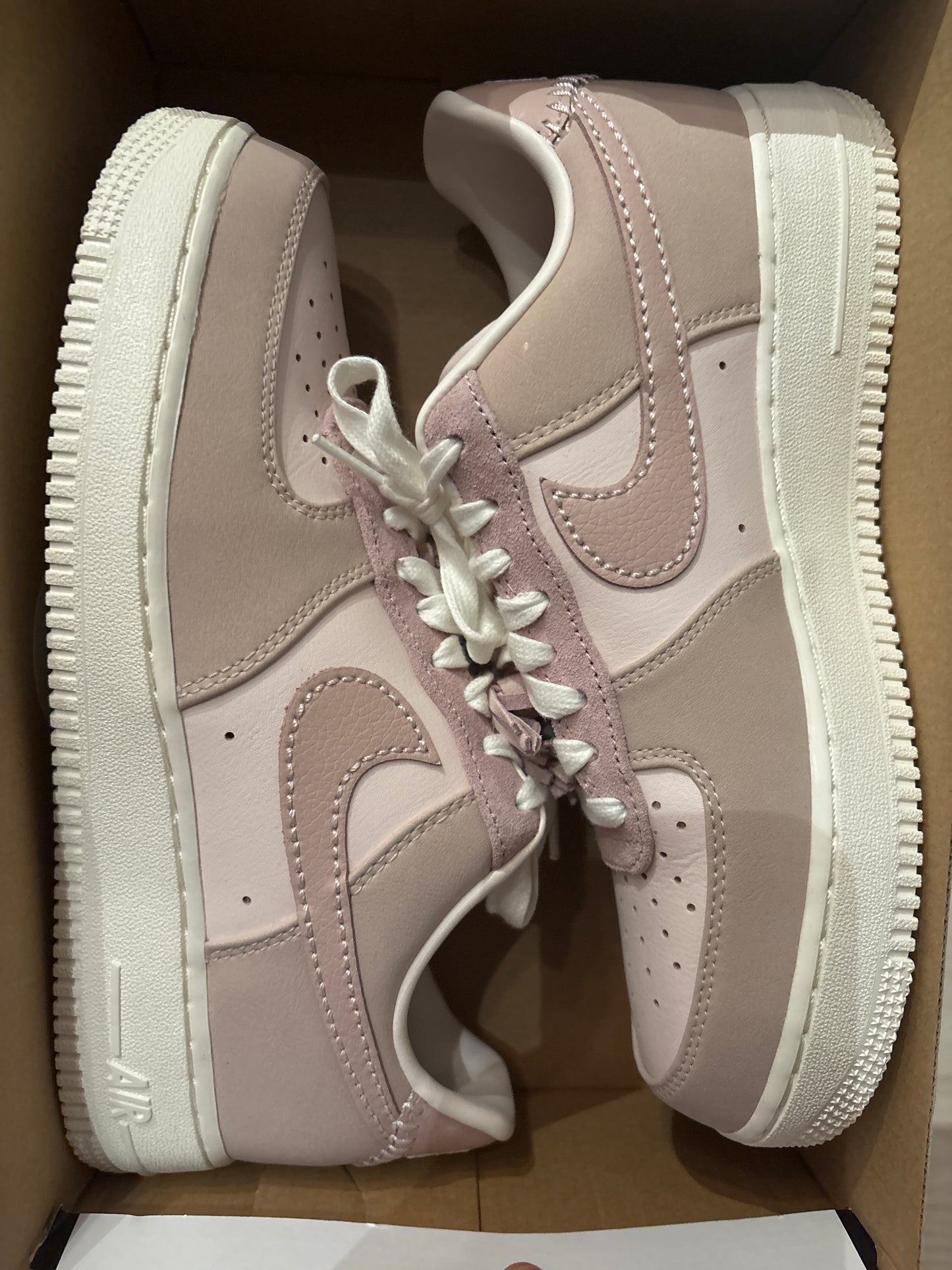 Nike Air Force 1 in rosa/altrosa, Größe 38