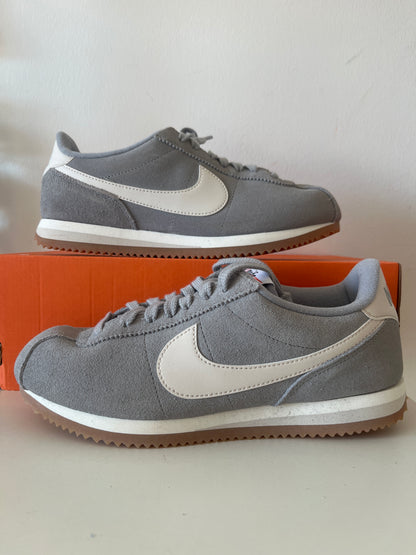 Nike Cortez in grau/weiss/braun mit Wildleder, Größe 41
