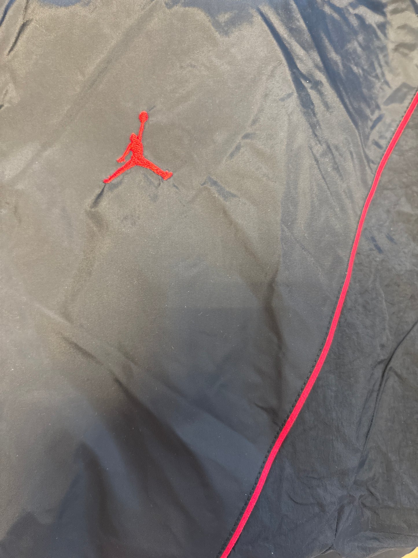 Nike Windbreaker Jordan Jacke in schwarz rot , Größe wählbar