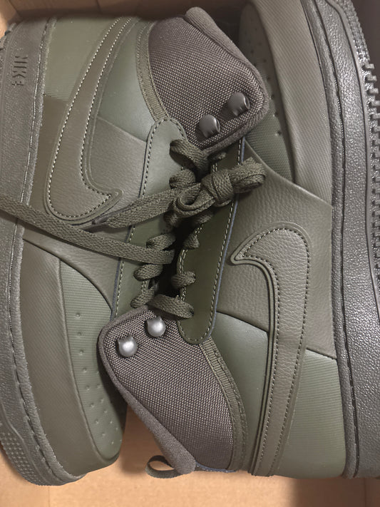 Nike Court Vision Mid, Gr. 45,5 in dunkelgrün