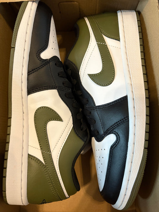 Air Jordan 1 low, weiss/dunkelgrün/schwarz, Größe 42,5