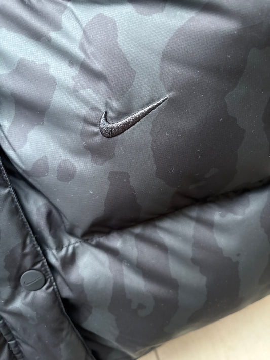 Nike Frauen Winterjacke in schwarz/Muster, Größe XXL