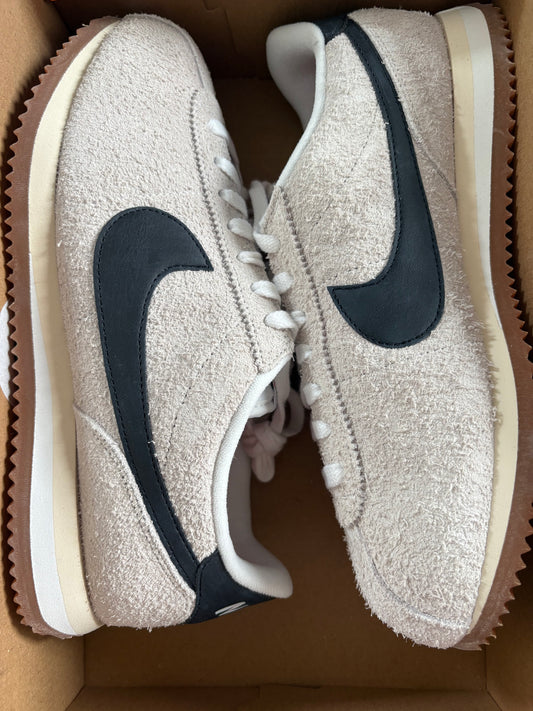 Nike Cortez in grau/dunkelblau Wildleder, Größe 42