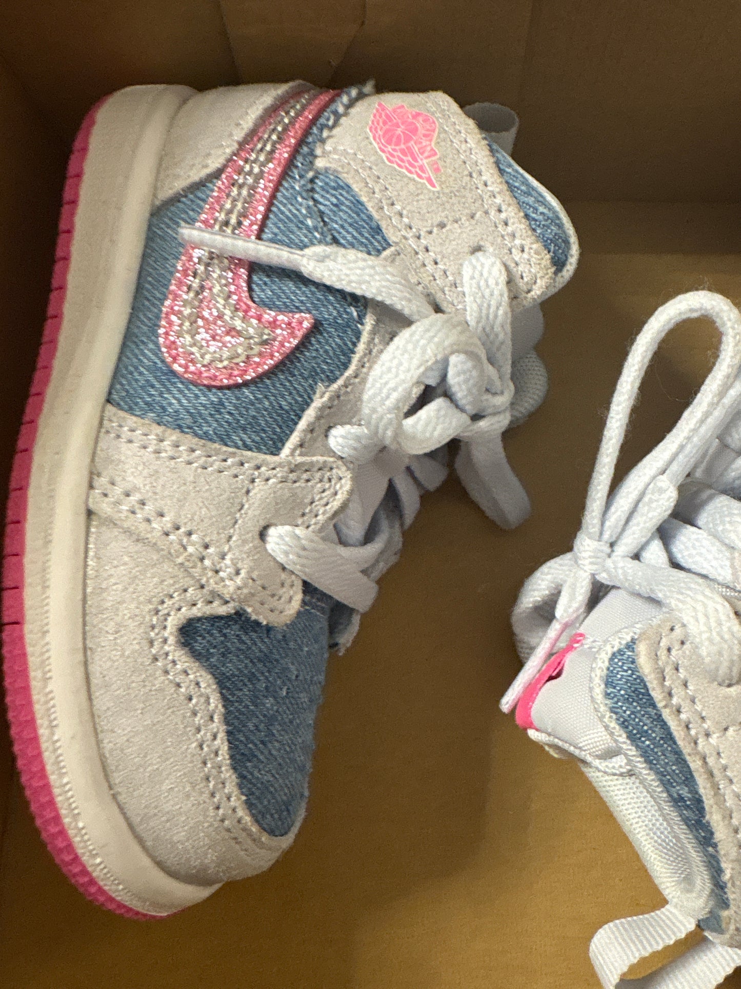 Nike Jordan 1 Mid  rosa/grau/jeans, Größe 19,5