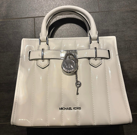 Michael Kors Hamilton Tasche klein in weiss glänzend
