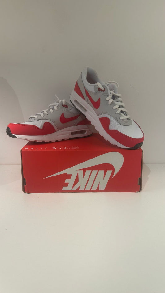 Nike Air Max 1 weiss/rot, Grösse 38,5