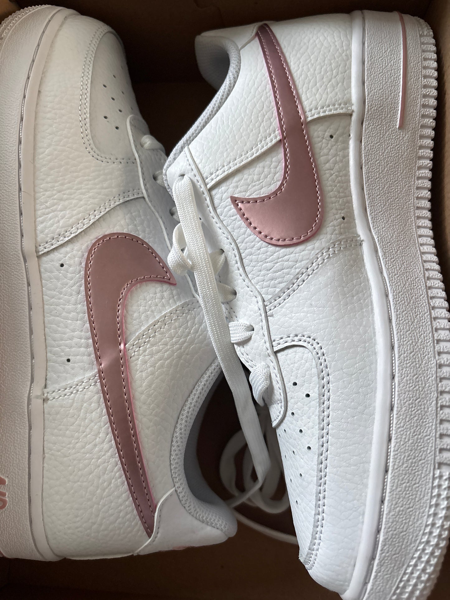 Nike Air Force 1 in weiss/rose, Größe 39