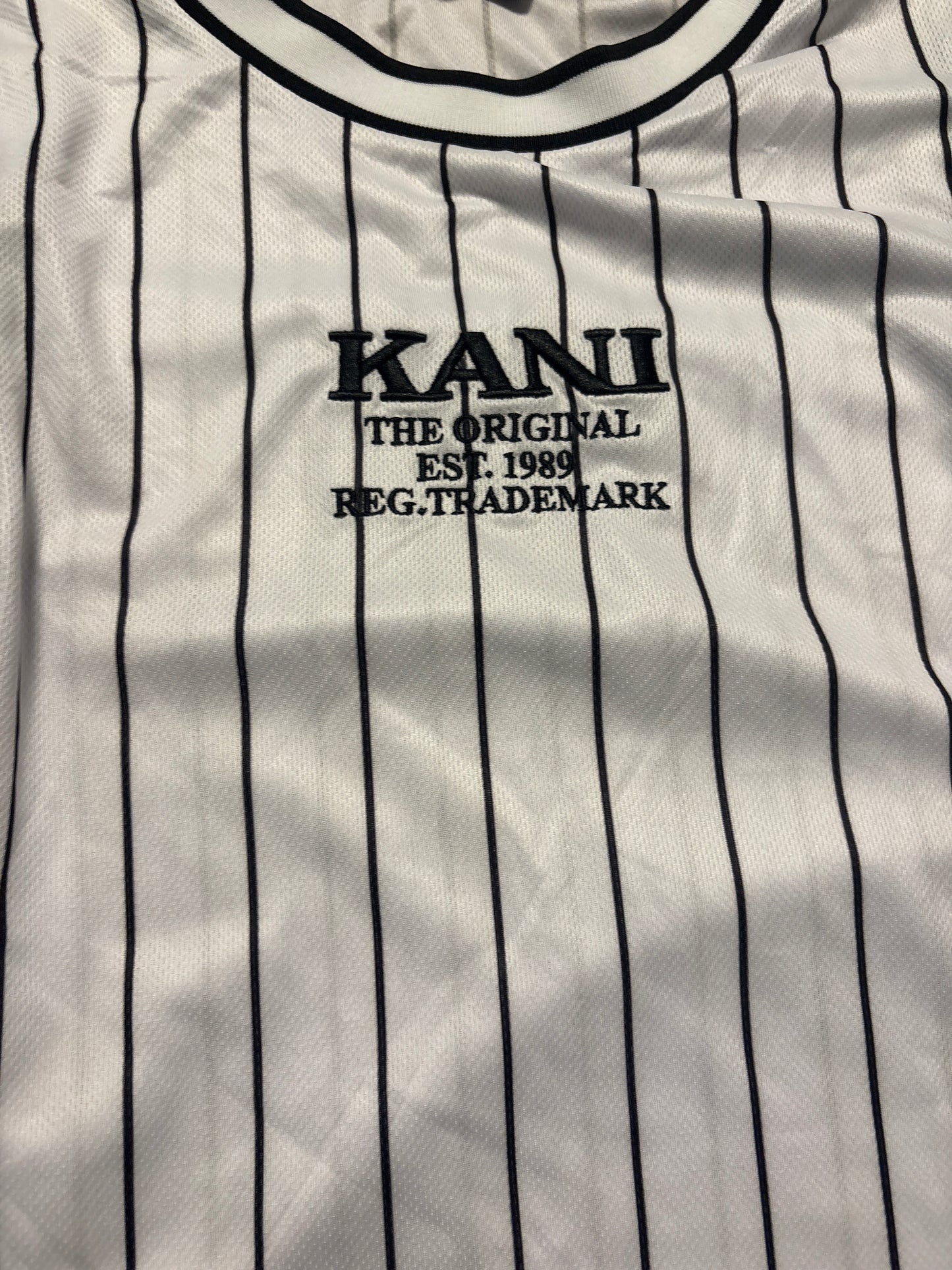 Karl Kani Trägershirt, Größe XL in weiss/schwarz
