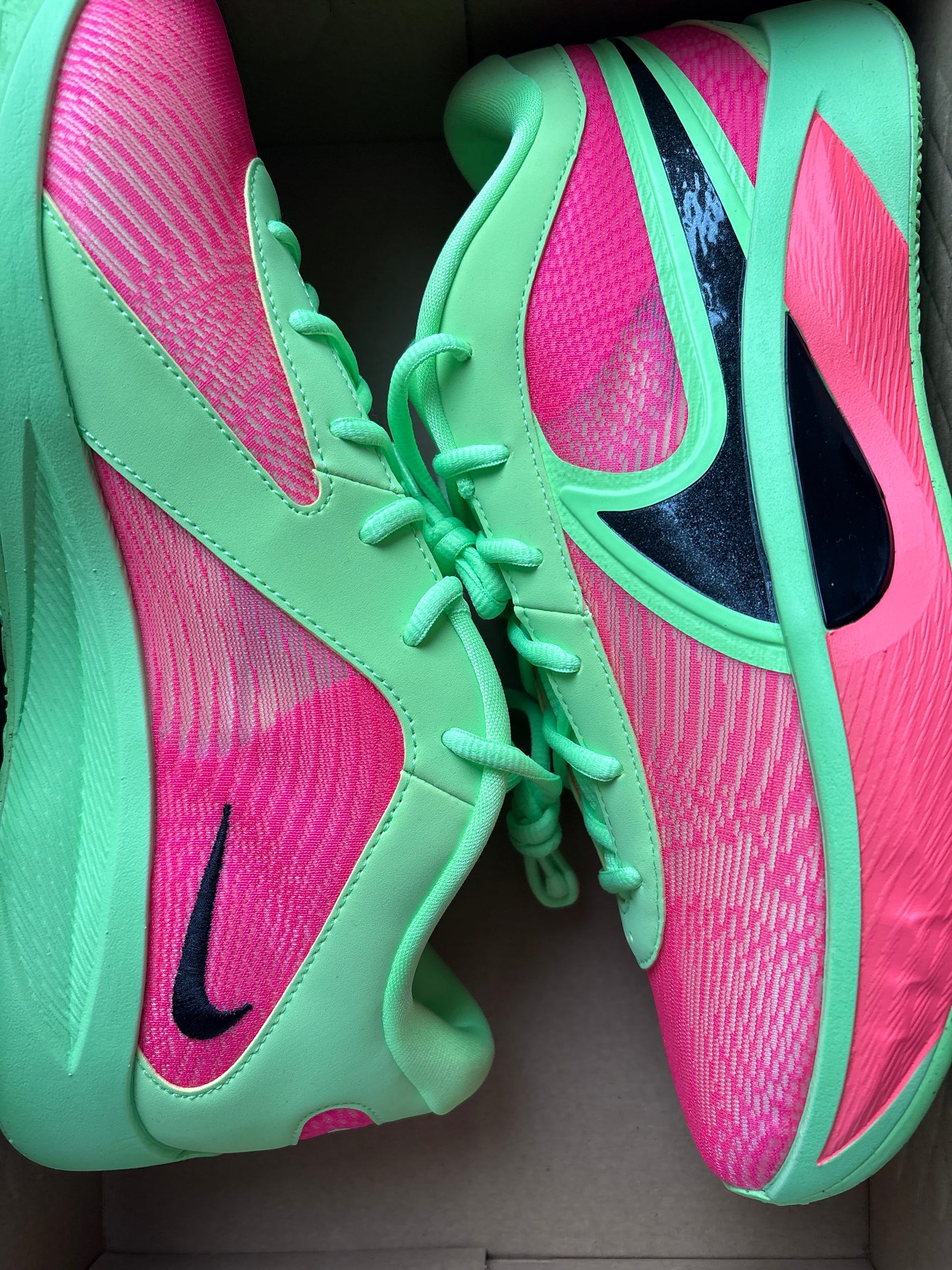 Nike Giannis Freak 6, in grünton/schwarz/pink,  Größe wählbar