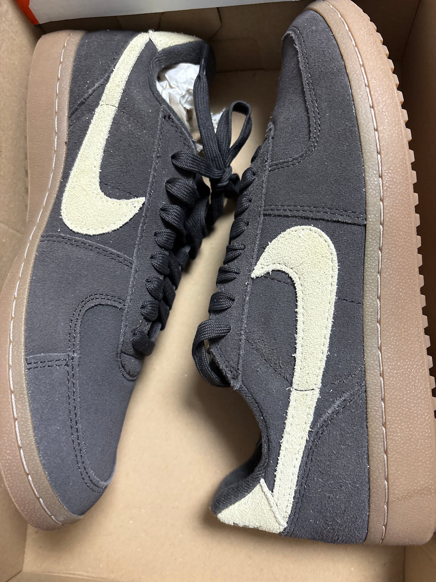 Nike General Field, schwarz/braun in Größe 42