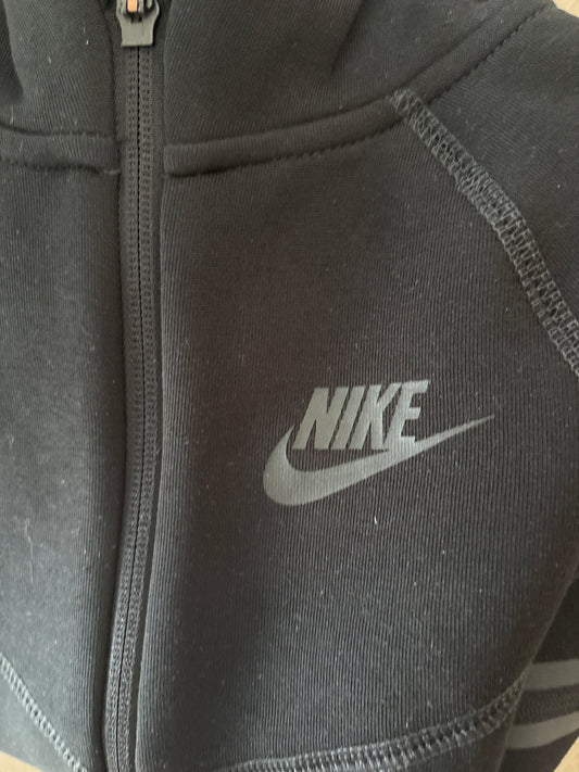 Nike Kinder Trainingsanzug, Größe wählbar in schwarz Tech