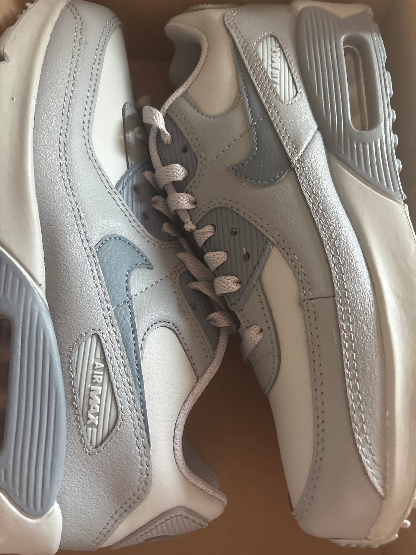 Nike Air Max 90 in Grautöne/dunkelblau, Gr. 40