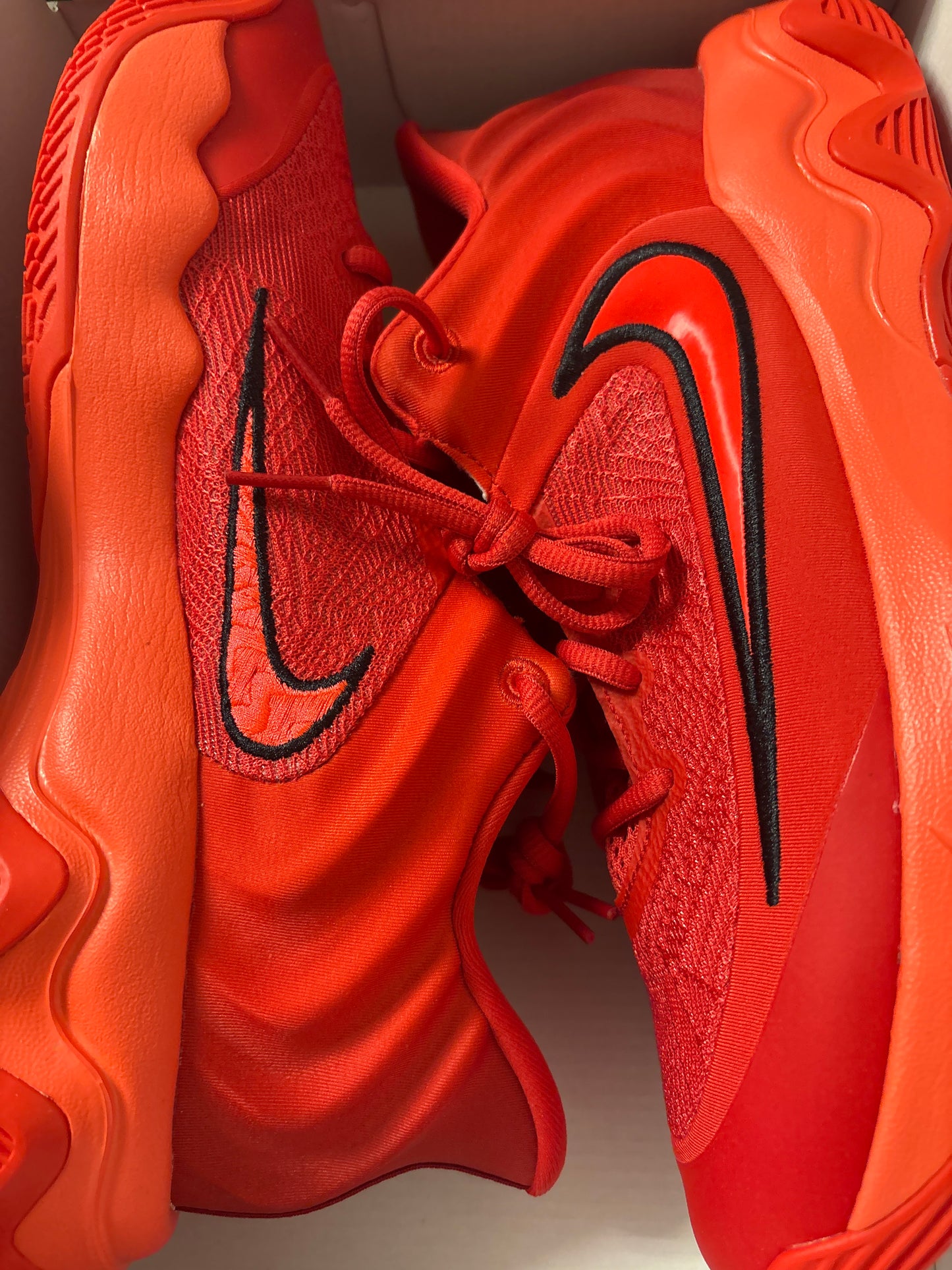 Nike Giannis Immortality, in rot, Größe wählbar