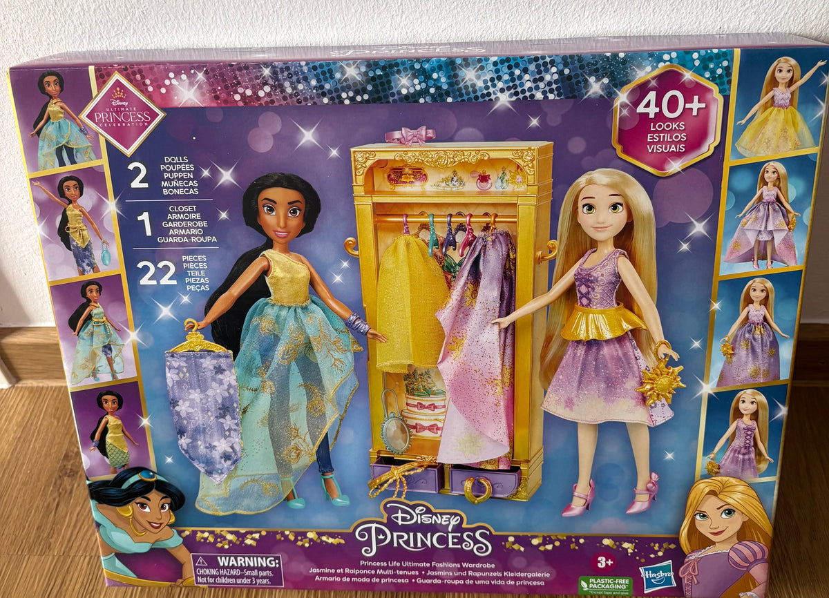 Disney Princess Ultimate Fashion Wardrobe