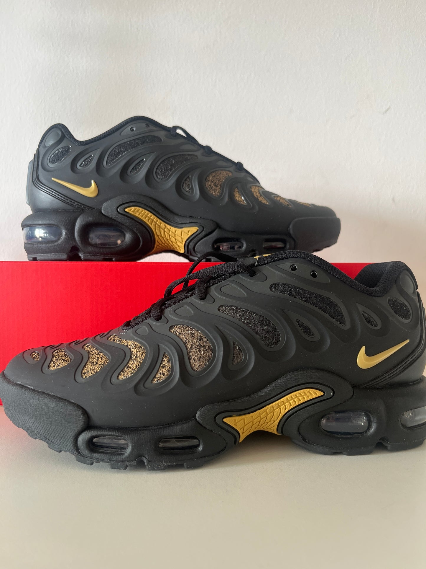Nike Air Max Plus Drift x Paris Saint Germain in schwarz/gold, Größe 38,5