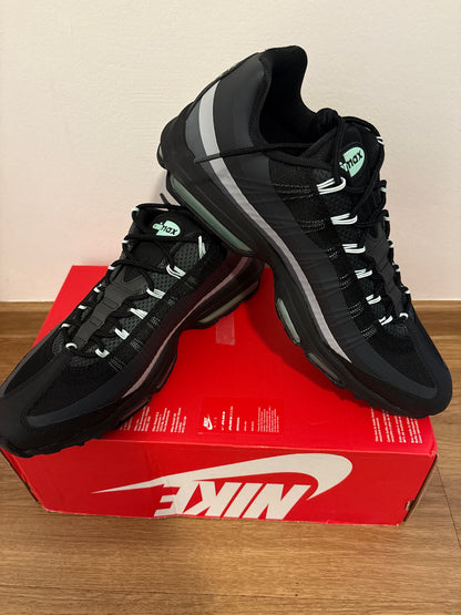 Nike Air Max 95 UL in schwarz/grau/türkis, Größe 47,5