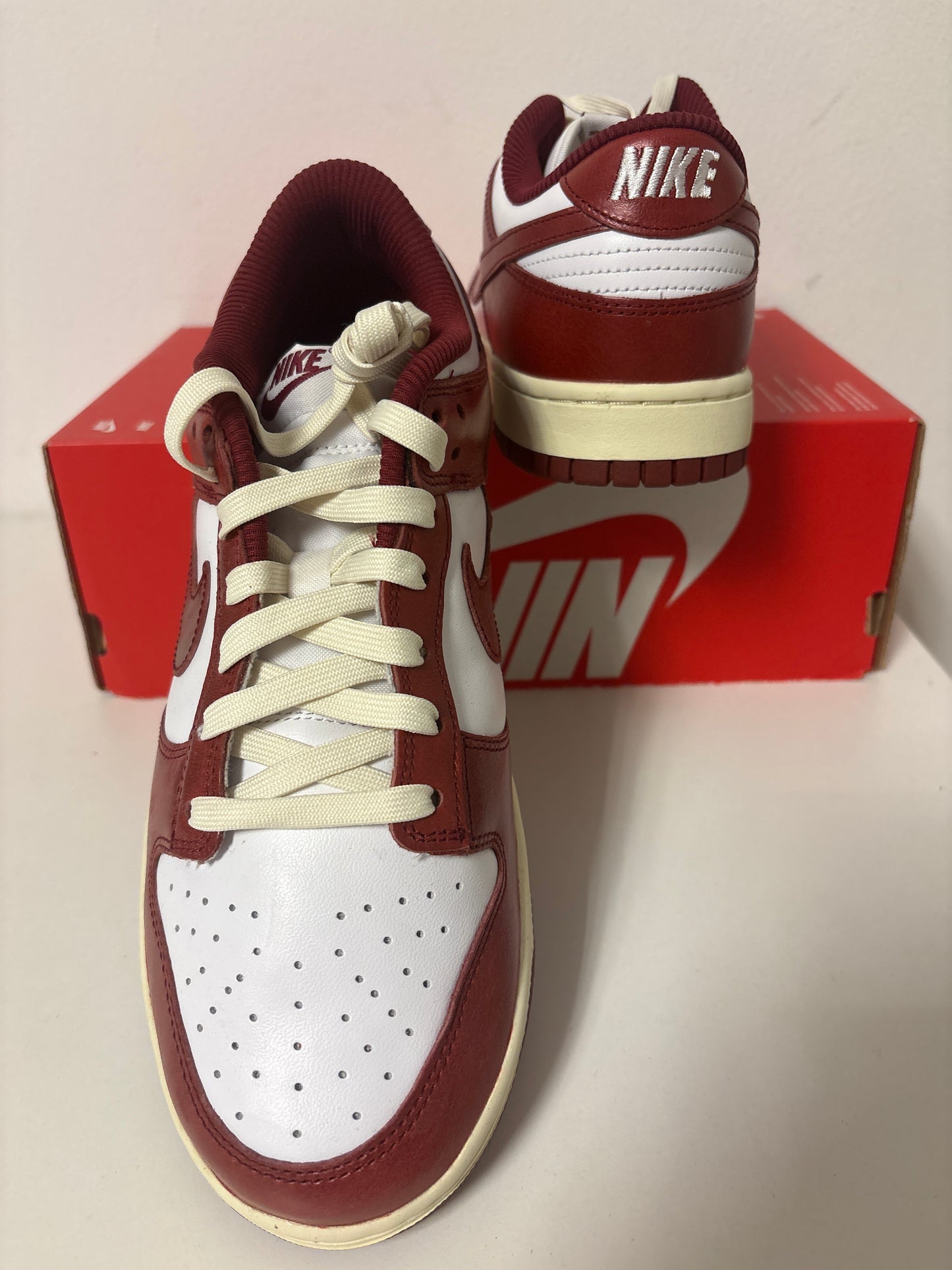 Nike Dunk low weiss/rot schimmernd, grösse wählbar