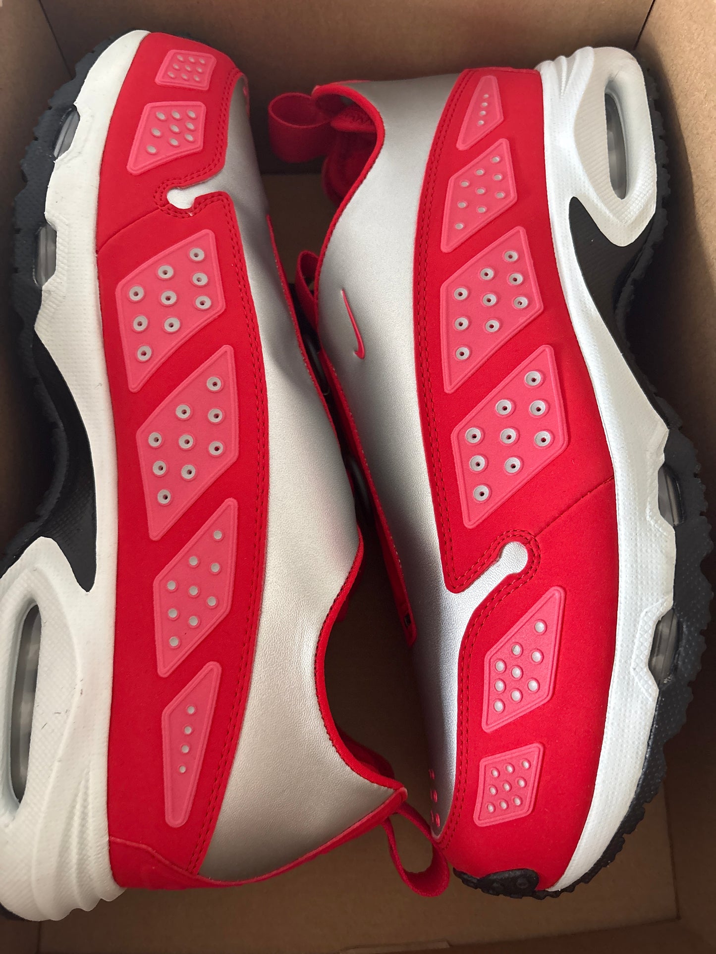 Nike Air Max SNDR, Silber/rot in Größe wählbar