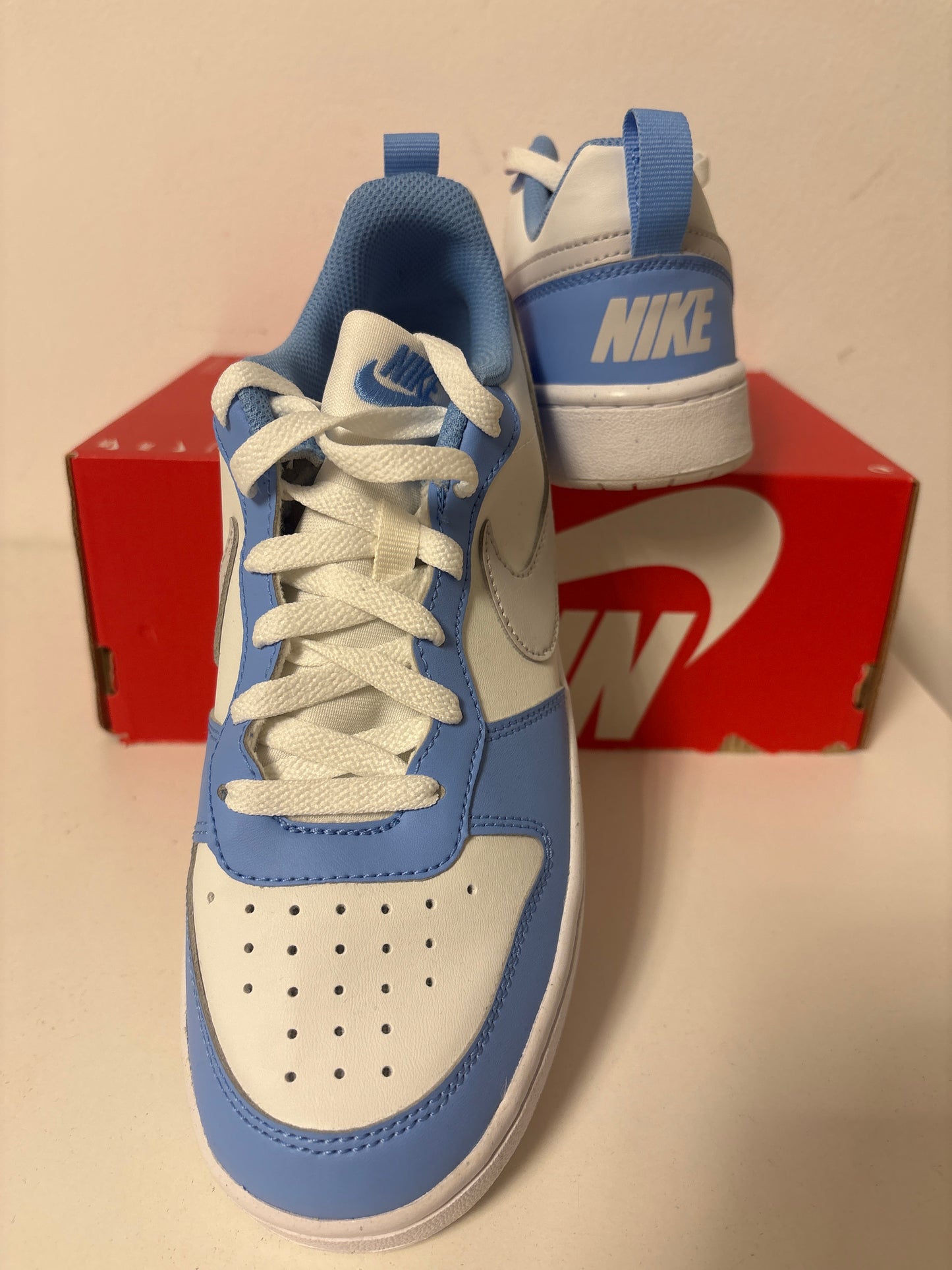 Nike Court Borough Low Recraft in weiss/hellblau, Größe 38,5