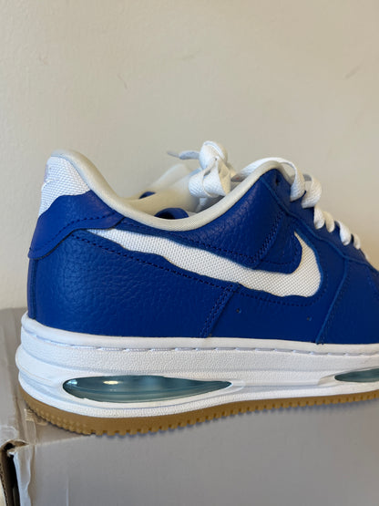Nike Air Force 1 Low EVO in blau/weiß/braun, Größe 40,5